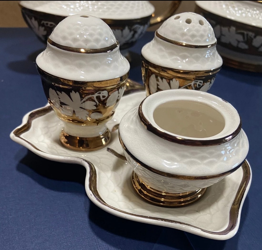 Vintage (1940s) 10-Piece Wade Hand-Painted Ivory w/24k Gold Creamer, S&P Shaker. - 3