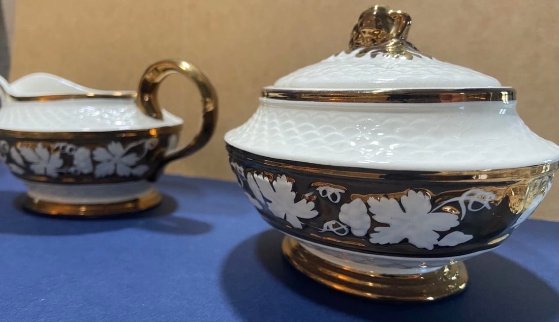 Vintage (1940s) 10-Piece Wade Hand-Painted Ivory w/24k Gold Creamer, S&P Shaker. - 4