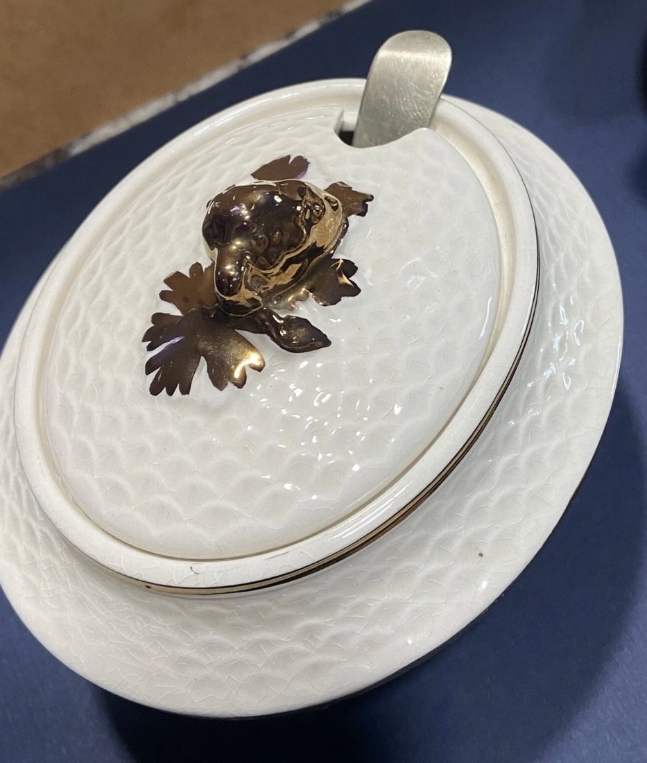 Vintage (1940s) 10-Piece Wade Hand-Painted Ivory w/24k Gold Creamer, S&P Shaker. - 5