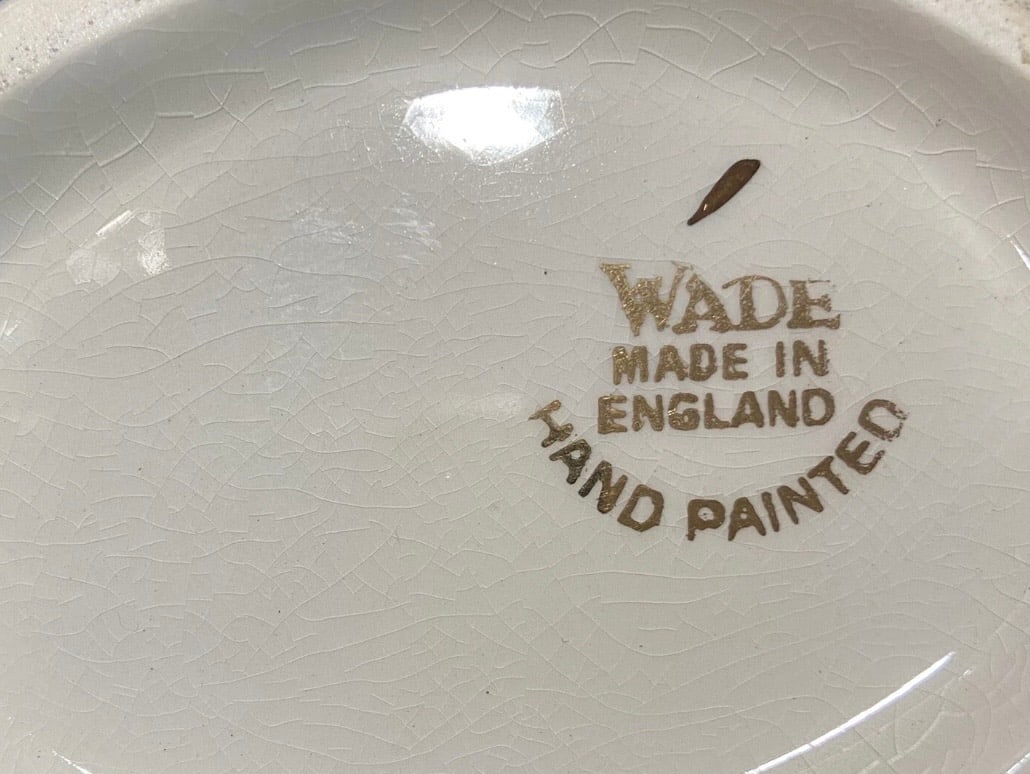 Vintage (1940s) 10-Piece Wade Hand-Painted Ivory w/24k Gold Creamer, S&P Shaker. - 8