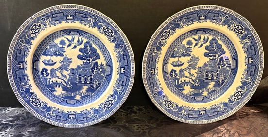 Vintage (ca. 1930s) Pair of Alfred Meakin Old Willow Dinner Plates