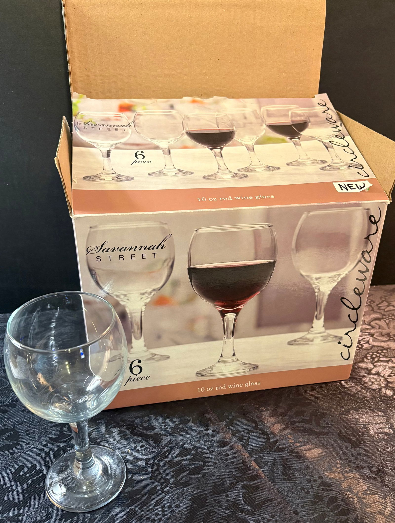 Set of 6 Circleware Savannah Street Wine Glasses (1 of 3)