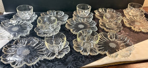 Vintage 14-Piece Hazel Atlas Cosmos Floral Snack Plate & Tea Cup Set.