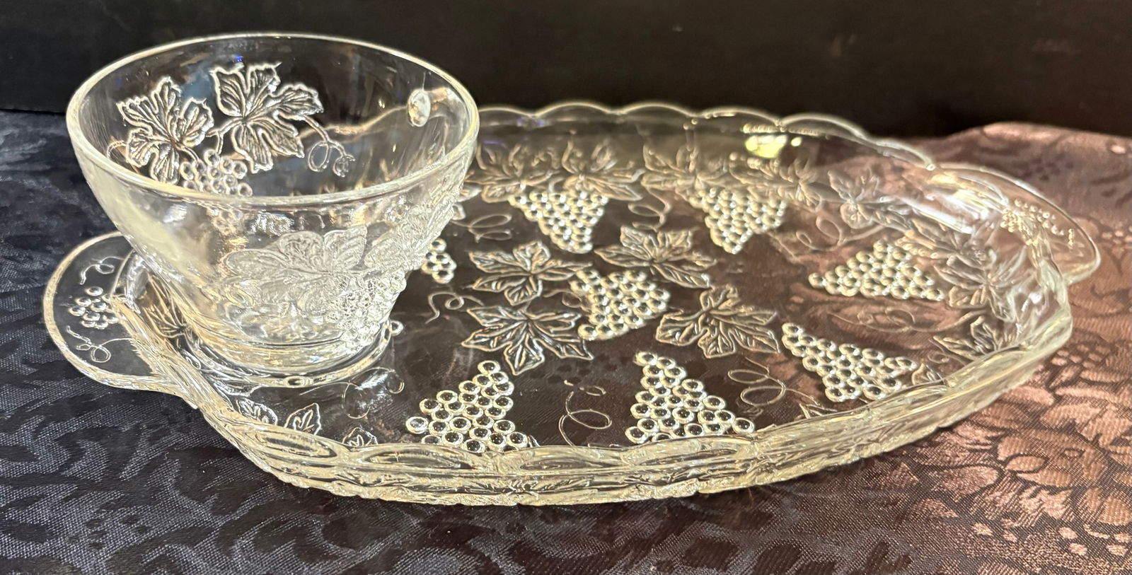 Vintage 39-Piece Anchor Hocking Clear Glass Punch Bowl & Snack Plate Set (1 of 8)