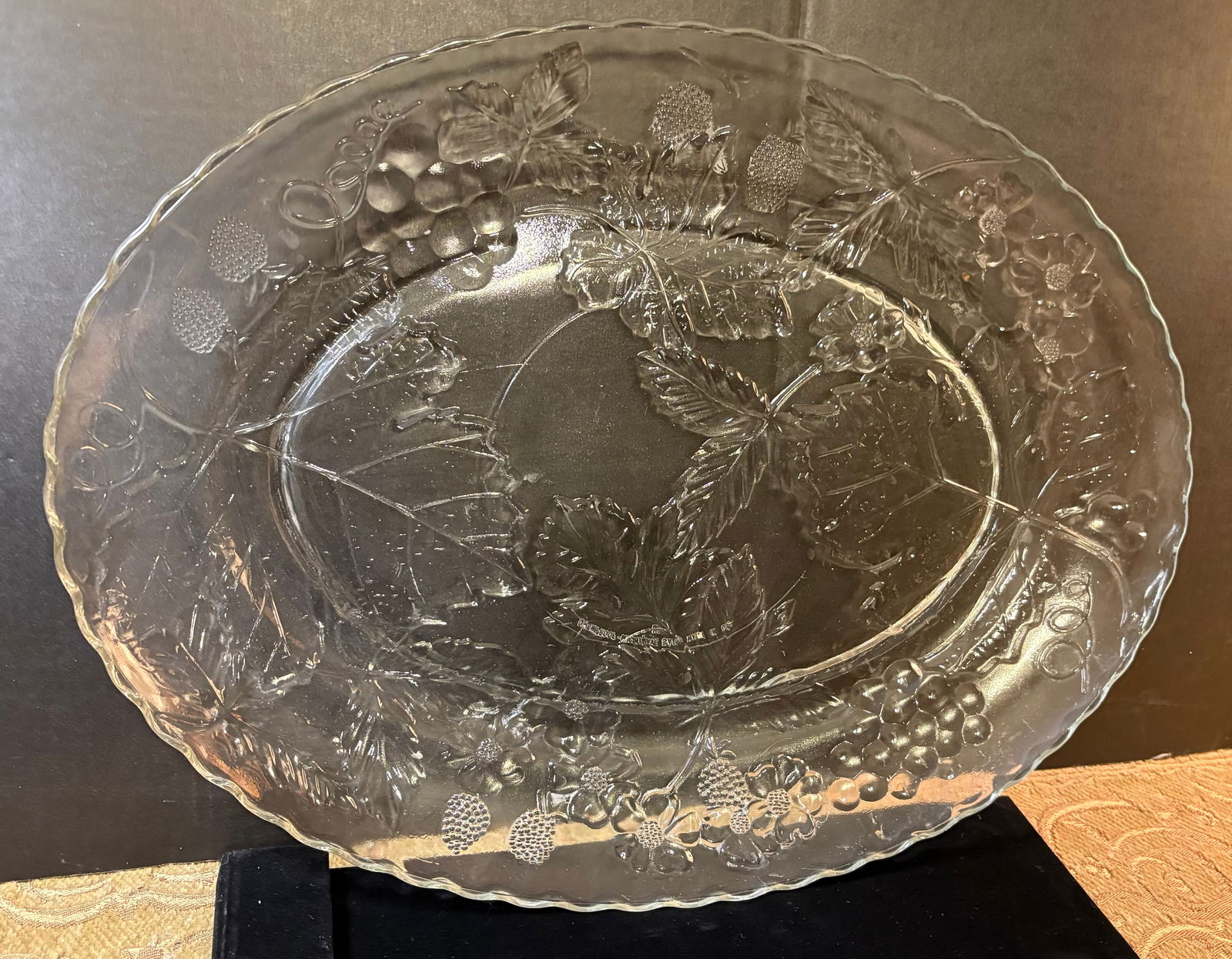 Vintage MCM Anchor Hocking Clear Glass Oval Serving Platter (1 of 5)