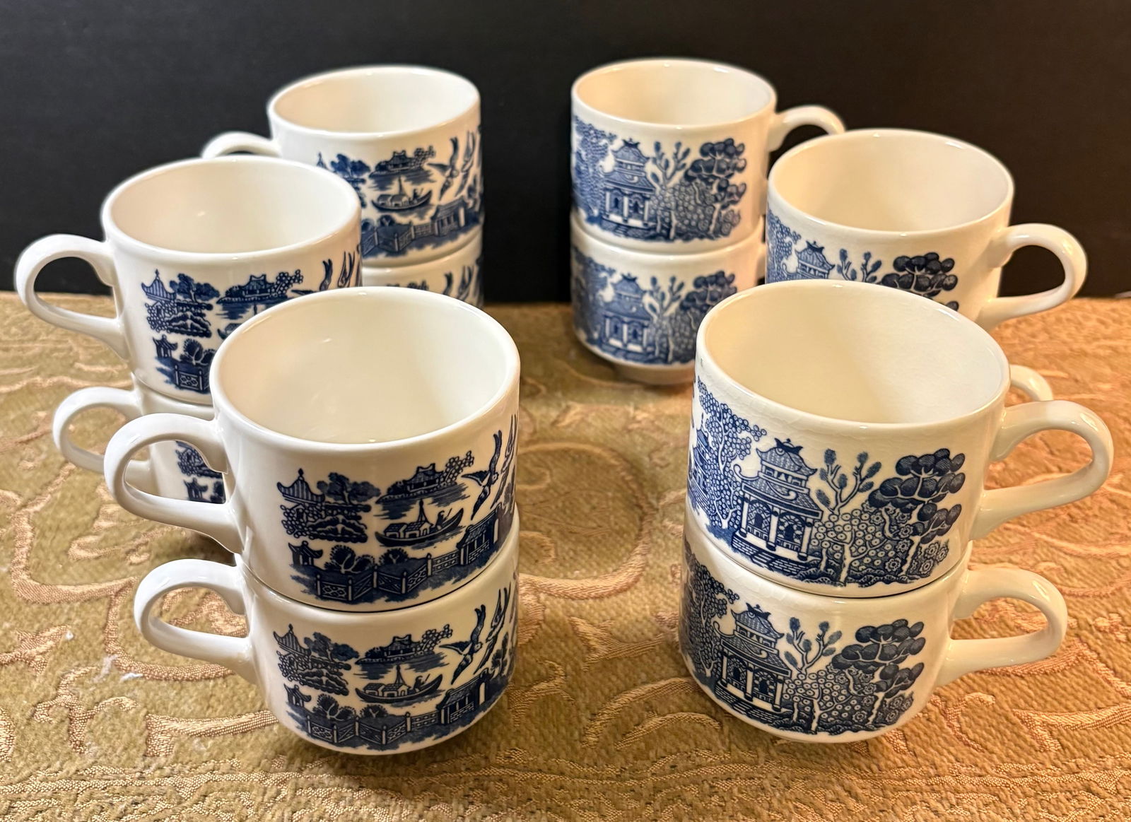 Vintage 12-Piece Set of English Blue Willow Coffee Mugs - Made in England (1 of 5)