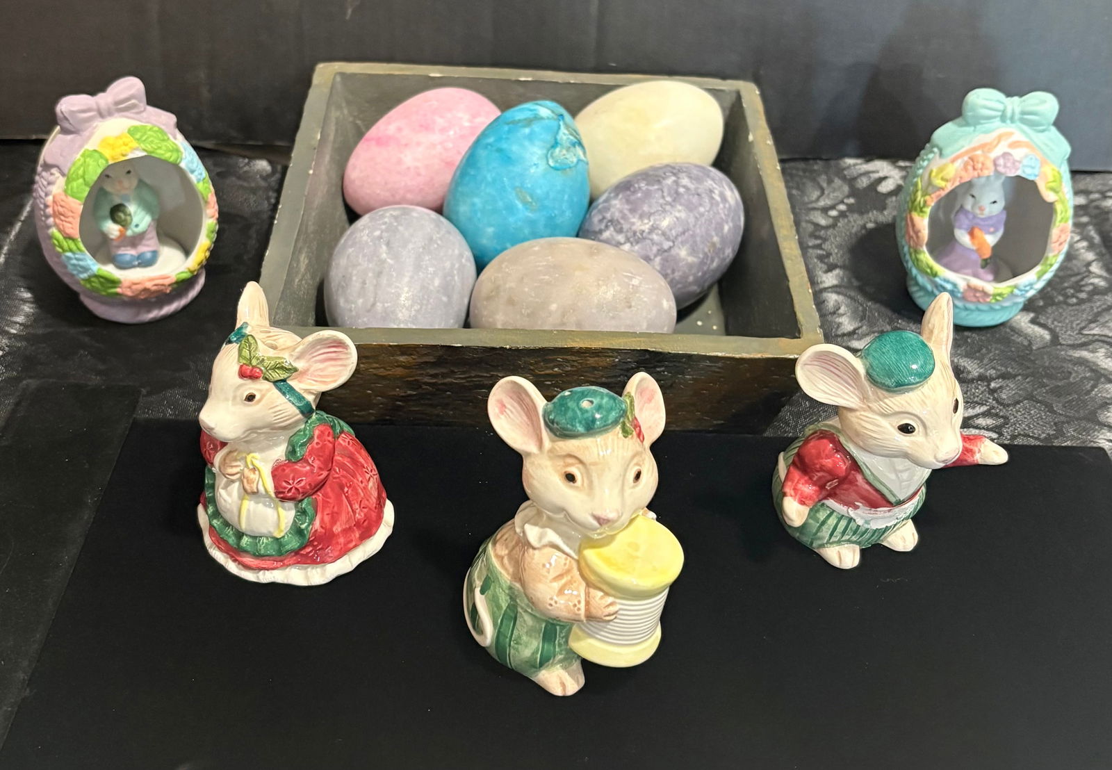 Vintage (1990s) 10-Piece Ceramic/Stone Easter Decorative Collection (1 of 8)