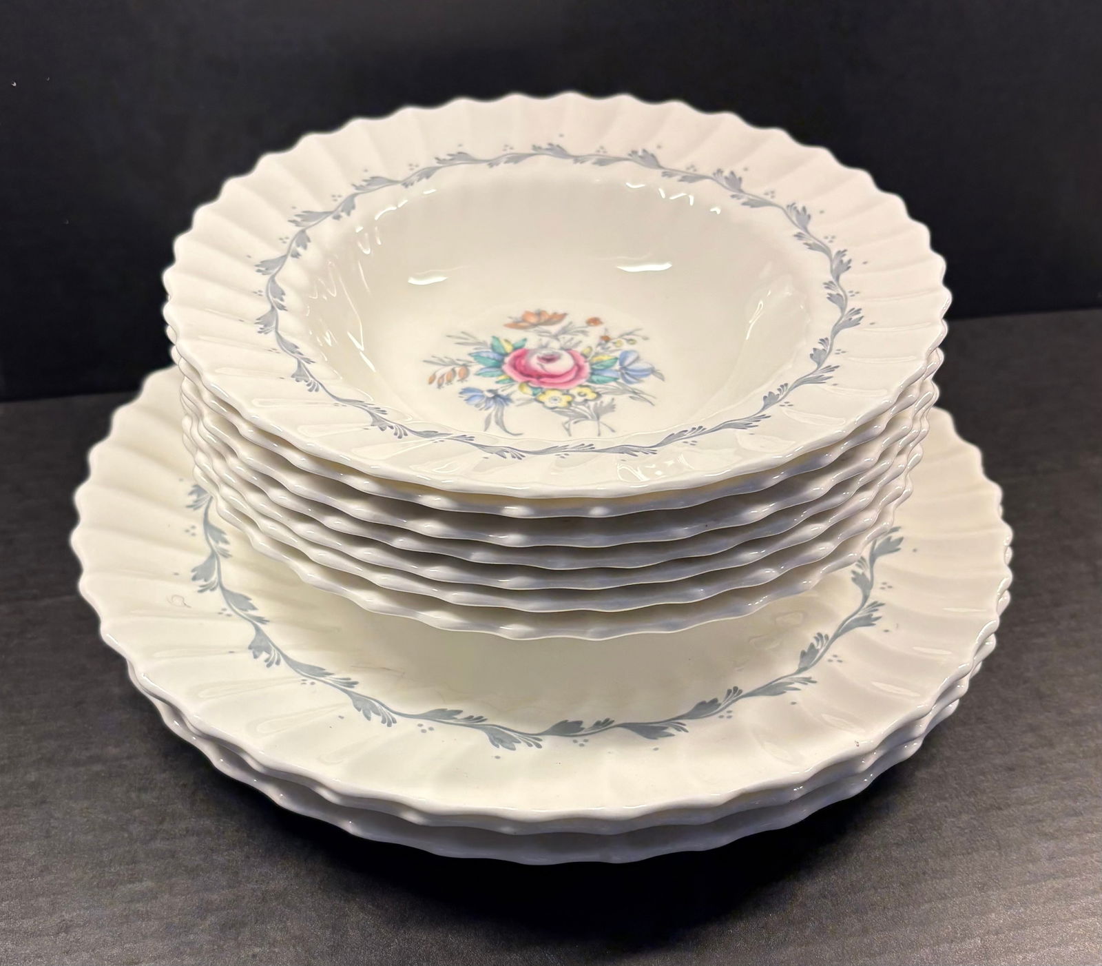 Vtg 10-Piece Royal Doulton Dinner Plates & Soup Bowls - The Chelsea Rose Pattern (1 of 5)