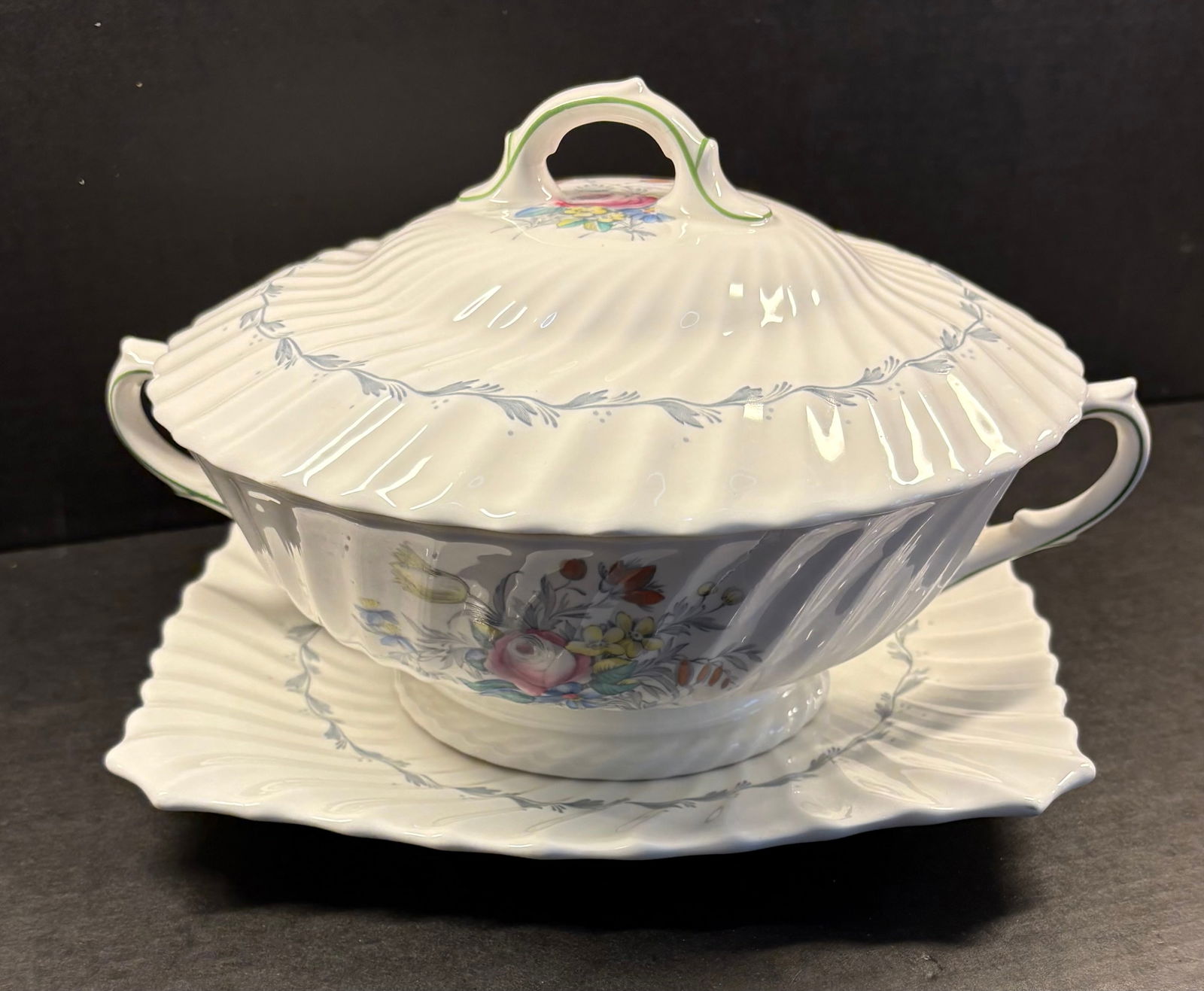 3-Piece Royal Doulton Covered Casserole/Vegetable Dish + Cake Plate - The Chelsea Rose Pattern (1 of 7)