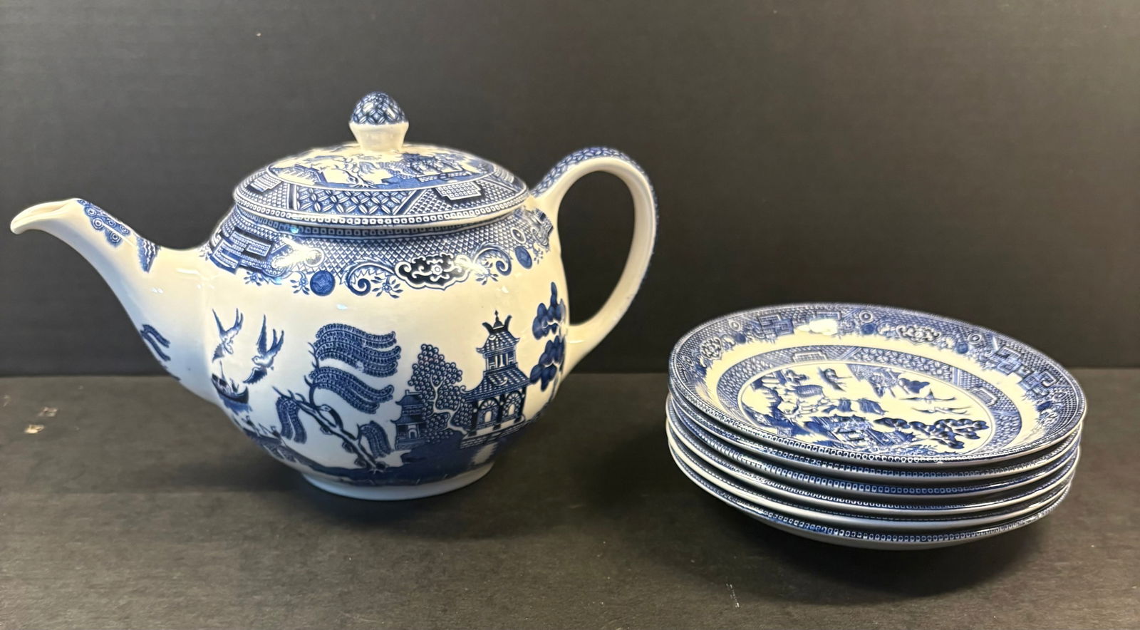 Vintage (ca 1960s) 8-Piece Johnson Brothers Teapot & Saucers - Blue Willow Pattern (Made in England) (1 of 7)