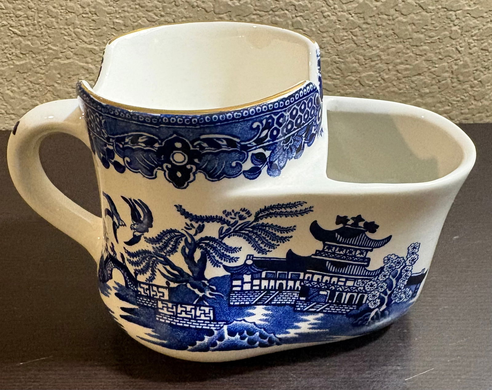 Antique/Vintage (ca.1920s) RARE Shaving Scuttle - Blue Willow Pattern (Burleigh Pottery): This lot features a RARE vintage shaving mug/scuttle featuring the classic Blue Willow transferware pattern, depicting a romantic fable of ancient Chinese culture. It functions as a built-in brush res