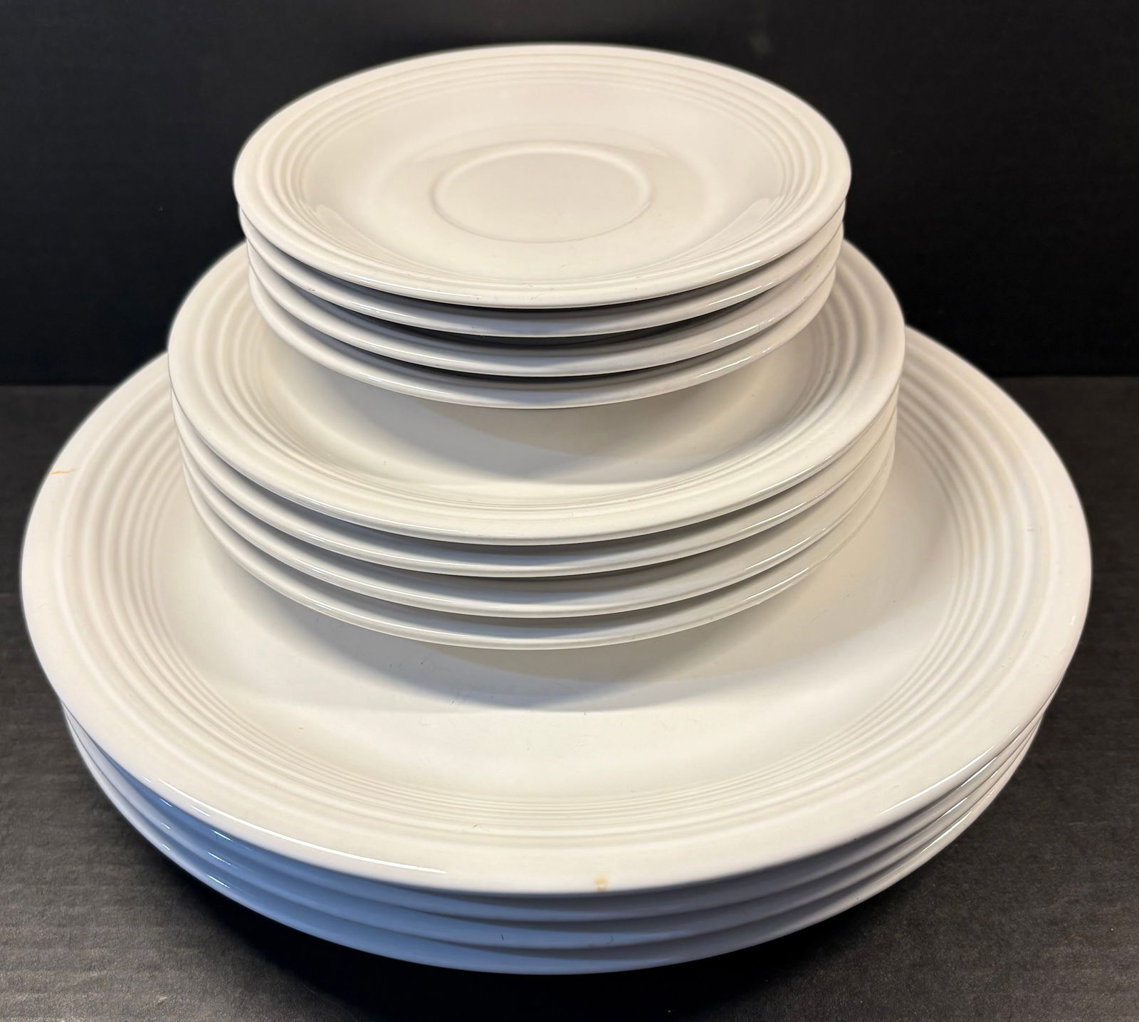 Vintage 16-piece Set of Sakura (Japanese) Dinnerware Plates - Concentrics pattern. (1 of 6)