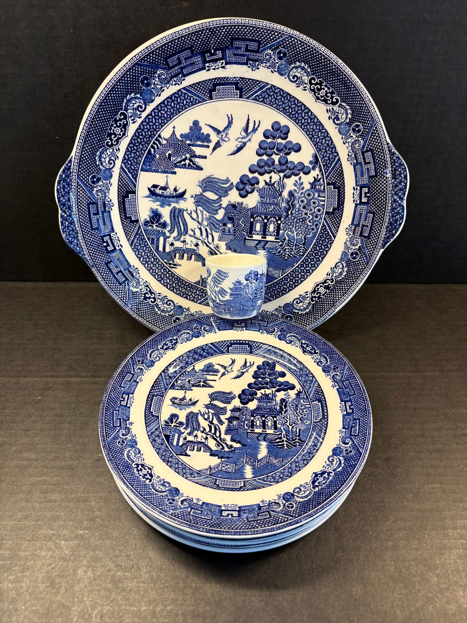 Vtg (ca. 1960s) 6-Piece Johnson Brothers Ironstone Dinnerware - Blue Willow Pattern (1 of 4)