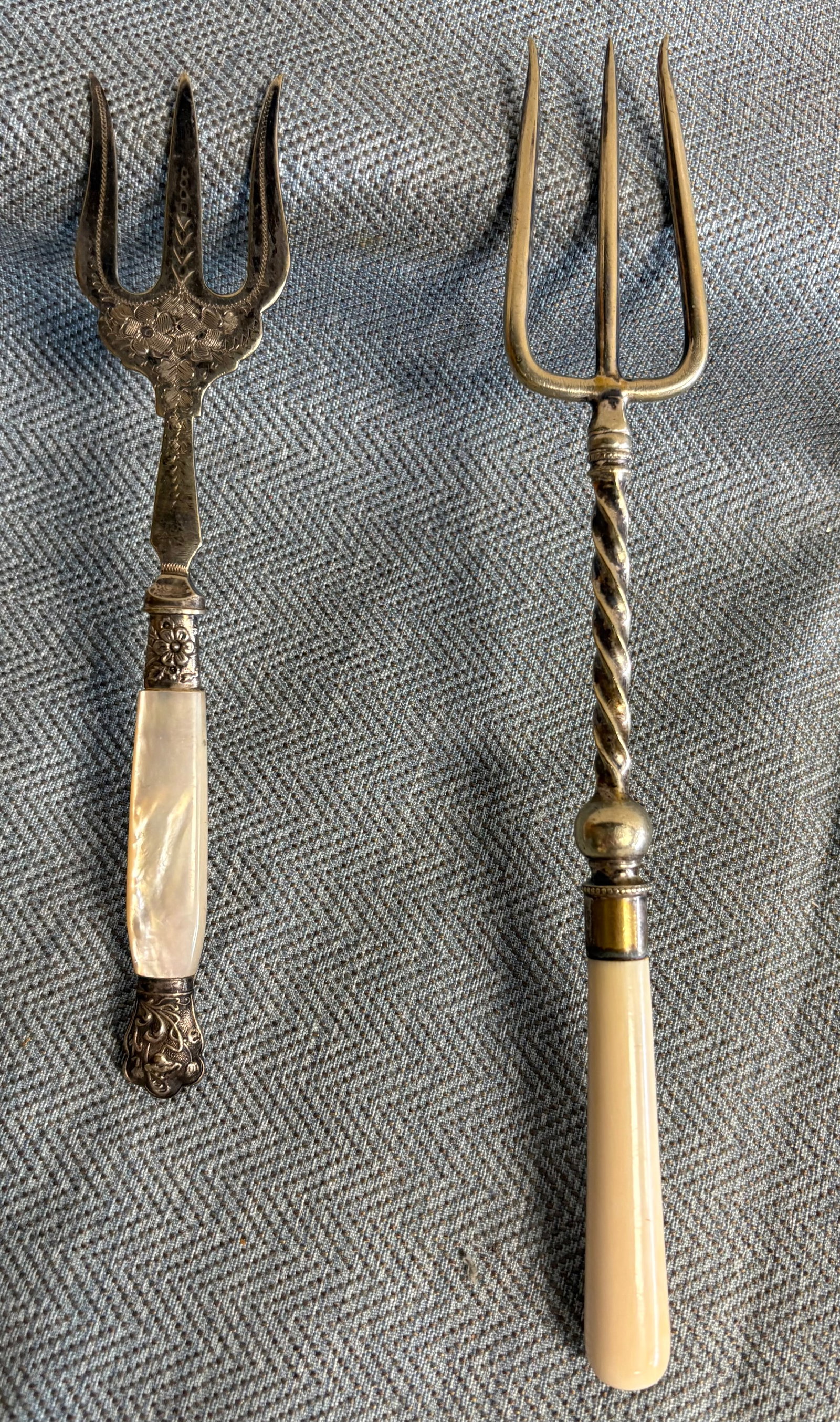 Pair of Antique (l1800s-e1900) Victorian/Edwardian Bread Forks (1 of 2)