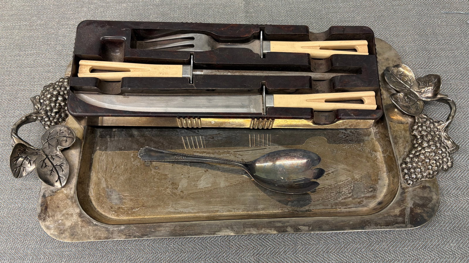 Vintage (MCM ca. 1950s) Meat Carving Set + Silver Plated Serving Tray & Spoon (1 of 7)