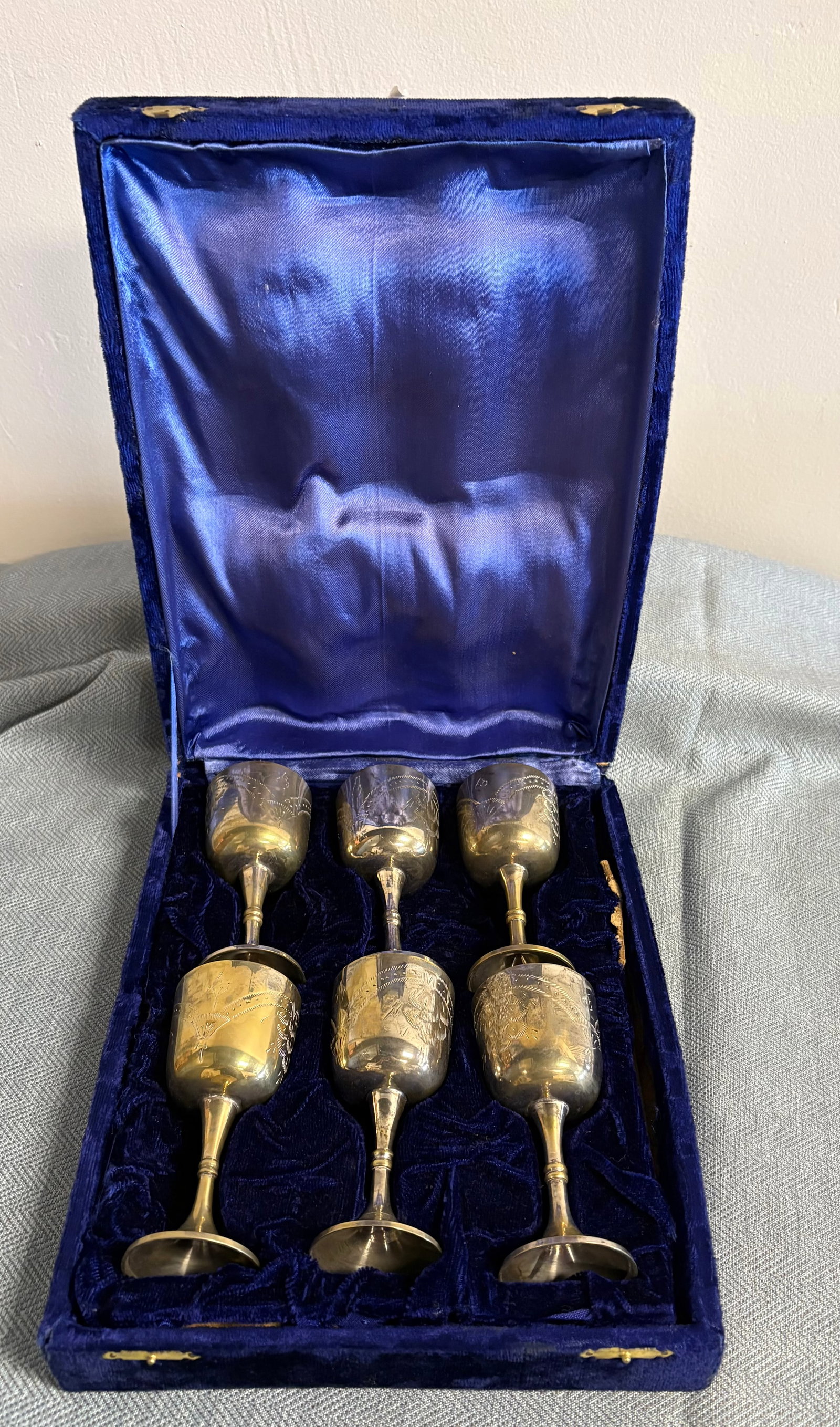 Vintage (1960s/70s) MCM Silver-Plated Wine/Cordial Goblet Set w/Original Velvet Case (1 of 4)