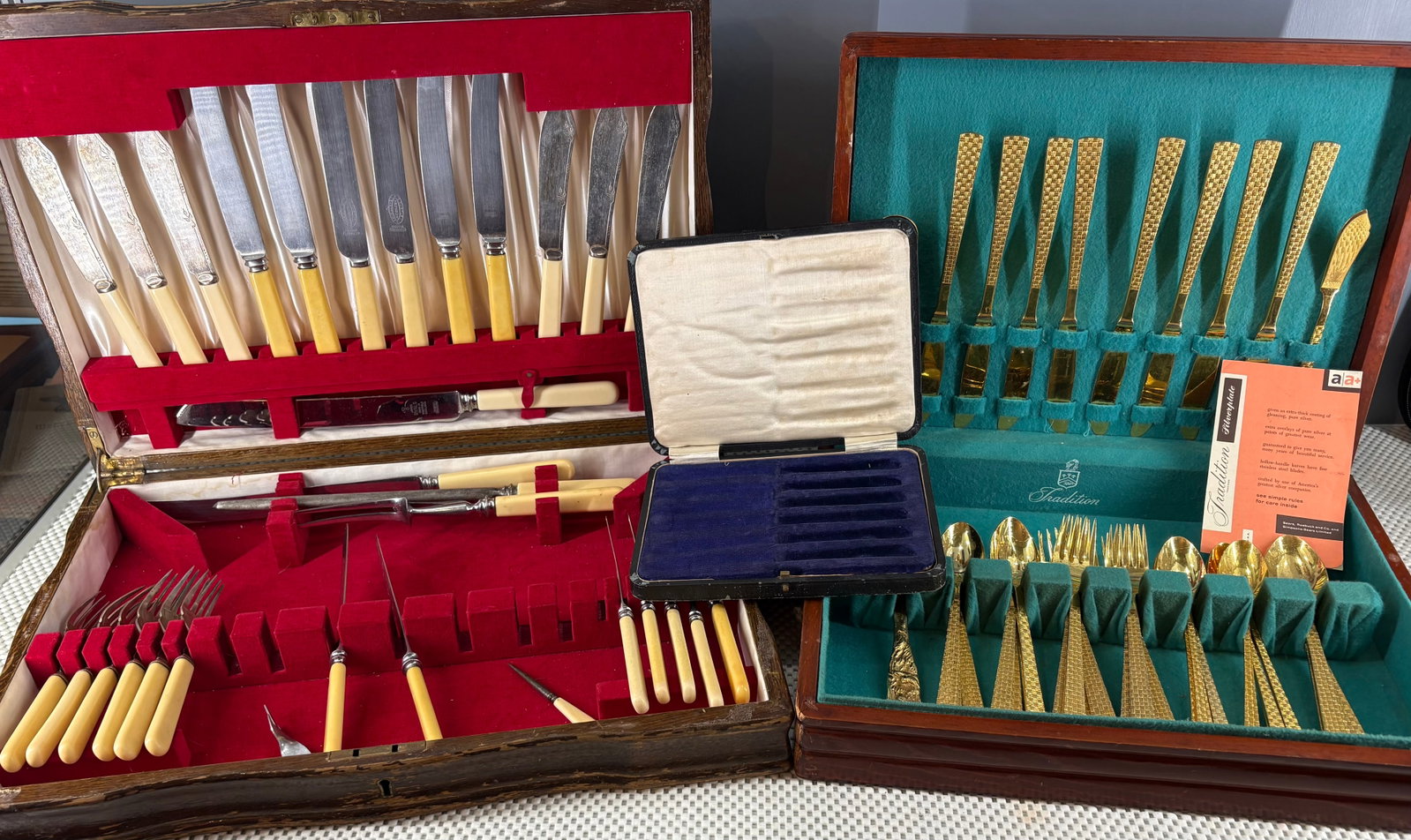 Vintage (MCM) Cutlery Canteens & Flatware w/Presentation Canteens: 3x Vintage cutlery sets housed in their dedicated presentation canteens. They include as follows...1). Bone/Celluloid Handle Set - This set features classic knives, forks, and serving implements equip