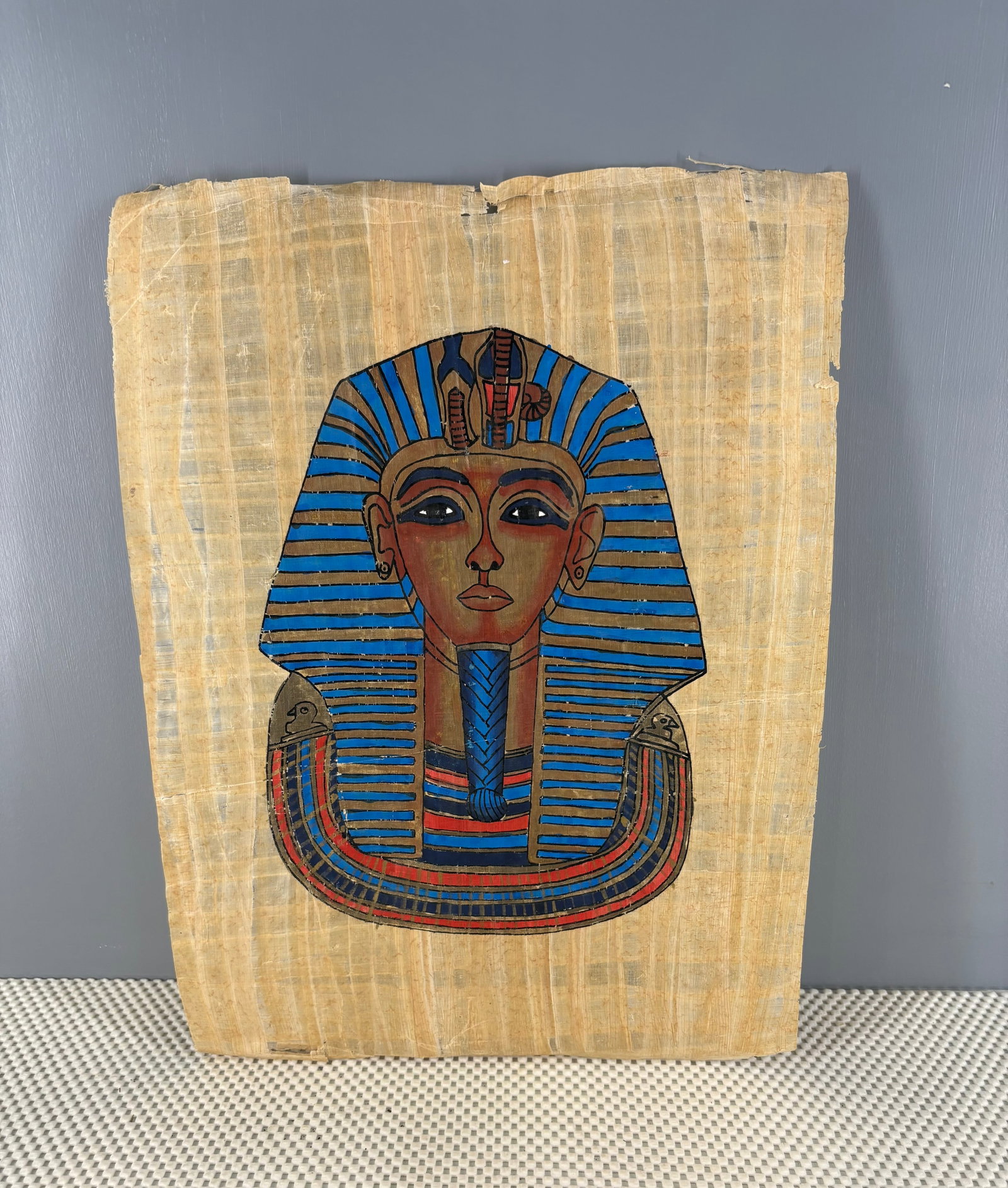 MCM Hand-Painted Illustration of the Famous Mask of Tutankhamen on Papyrus Paper: Modern hand-painted illustration of the famous Mask of Tutankhamun on (likely) authentic papyrus paper. It depicts the iconic gold burial mask of King Tutankhamun, the 18th-dynasty Pharaoh who ruled d
