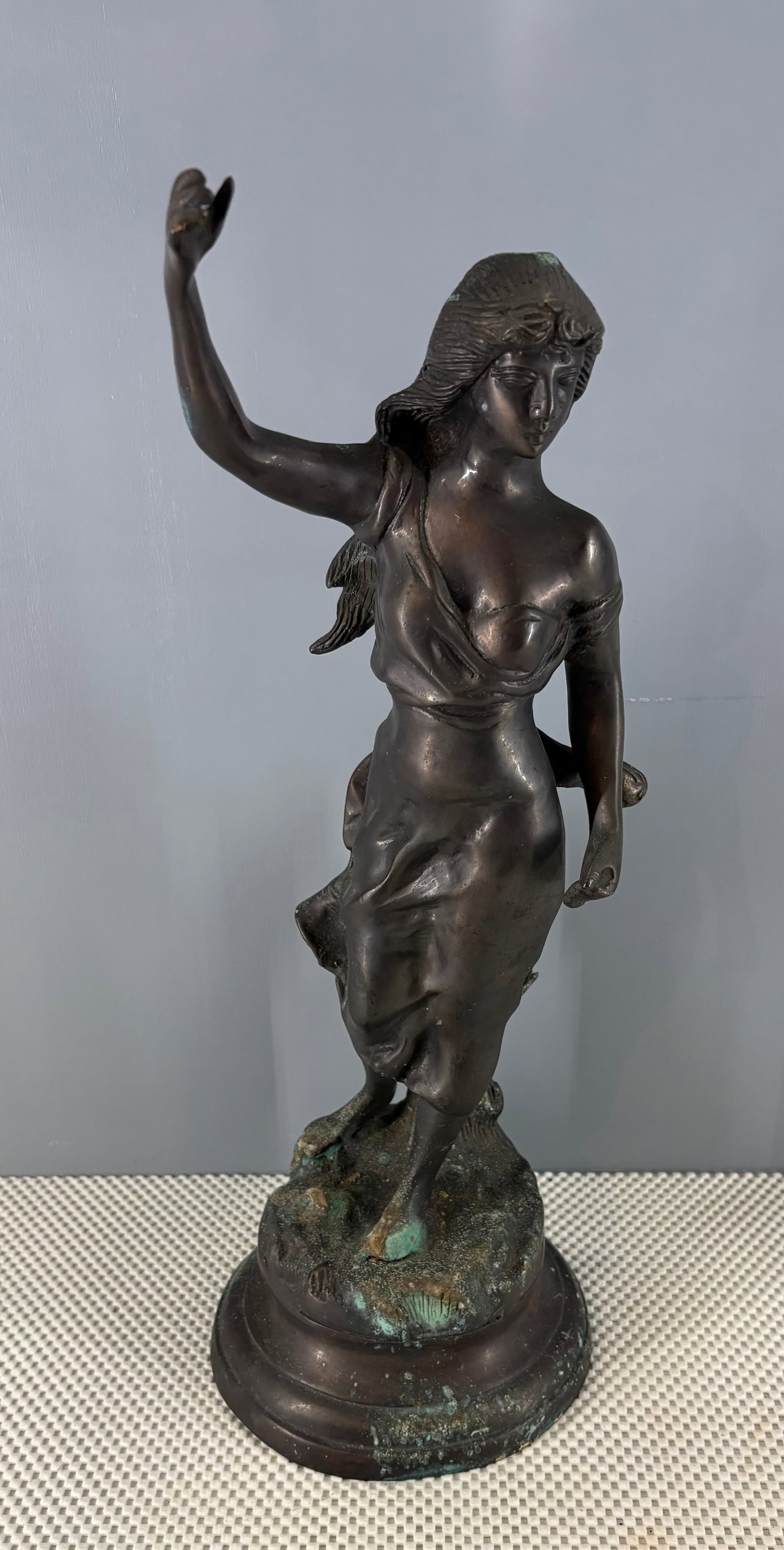 Vtg French Neo/Art Nouveau-Style Patinated Bronze Sculpture: A French Neoclassical / Art Nouveau style patinated bronze sculpture representing a woman in flowing drapery w/one raised arm. Statues of this specific composition (a classically draped woman emerging