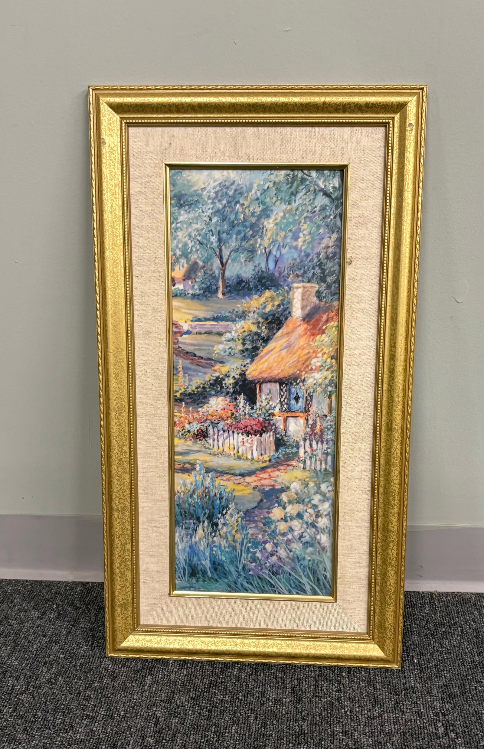 Vtg MCM Framed Reproduction of "Everett's Cottage - Thomas Kincade: This is a framed artwork reproduction of "Everett's Cottage" by the famous American painter Thomas Kinkade. The style is a warm, romantic impressionism featuring an idyllic thatched-roof stone cottage