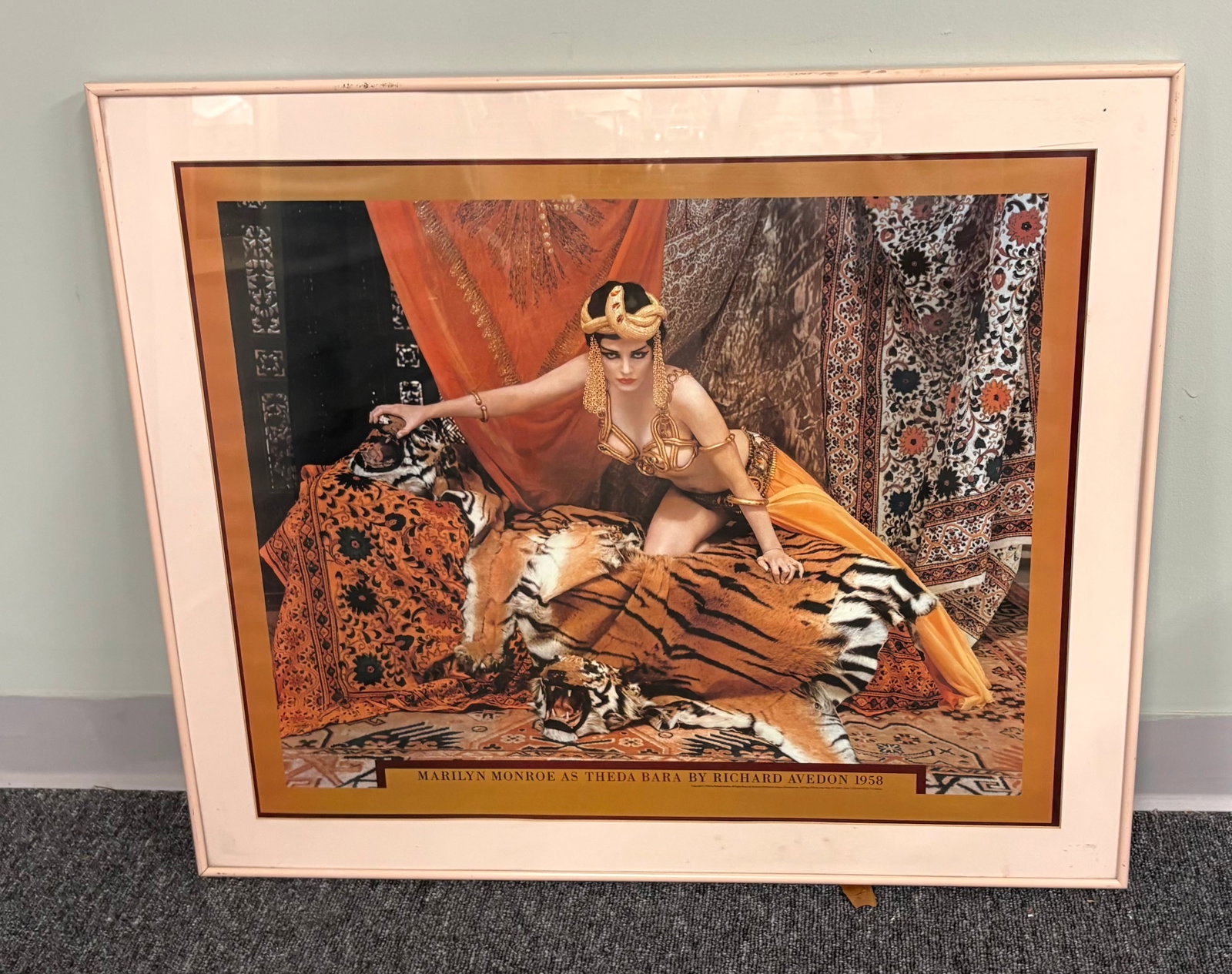 Vtg 1983 Marily Monroe (as Theda Bara) Exhibition Framed Art Poster - 32" x 27": A framed vintage art poster of Marilyn Monroe as Theda Bara photographed by legendary fashion photographer Richard Avedon. This iconic photograph was taken in 1958 for a special LIFE Magazine feature 
