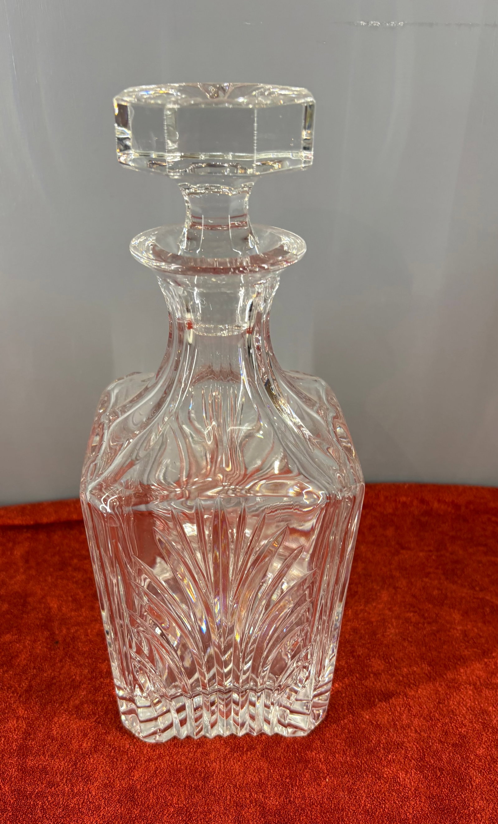 Vtg (1980s) Gorham Lead Crystal Whiskey Decanter: Vintage Gorham lead crystal square whiskey decanter, historically manufactured in West Germany. It features deeply cut vertical sweeps and fan accents topped with a heavy, multi-faceted octagonal geom