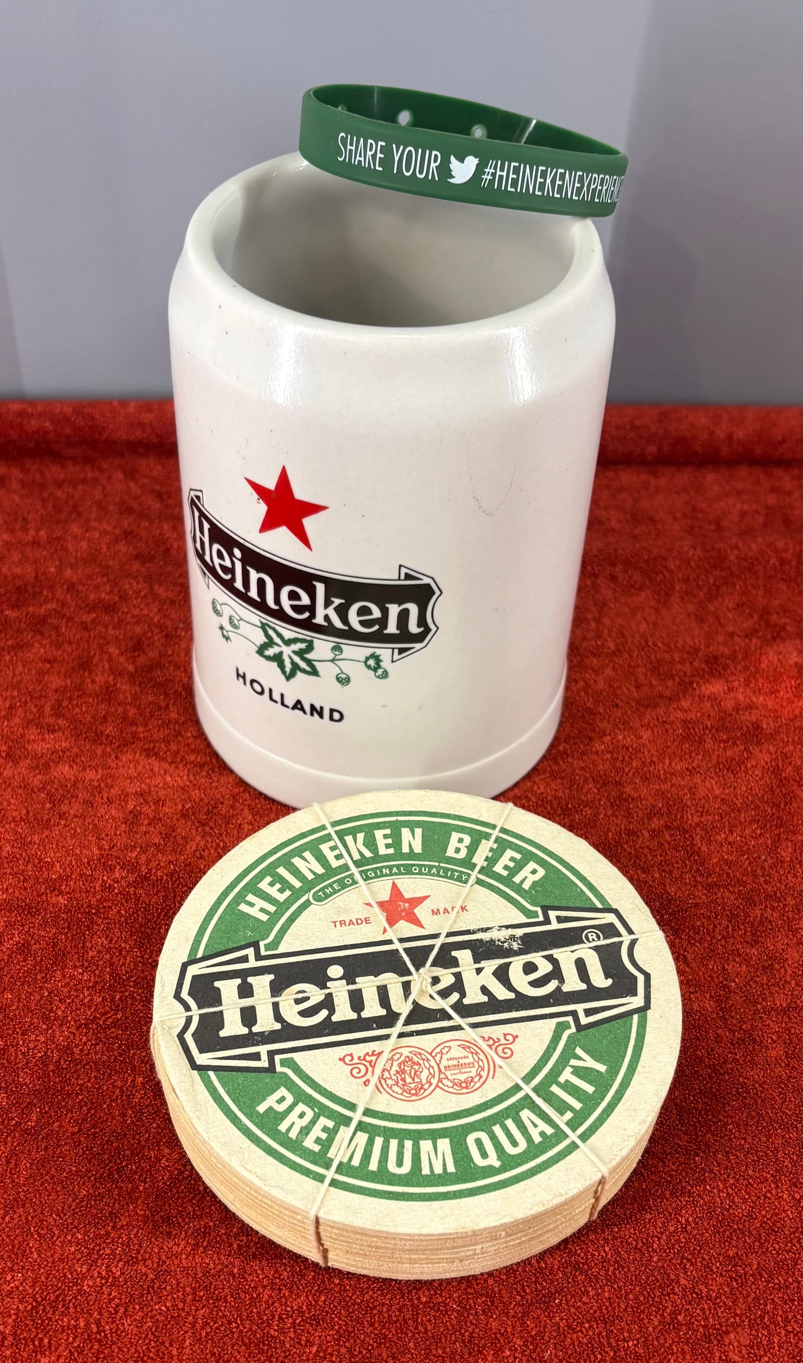 Vintage Heineken Stoneware Beer Stein & 10-Piece Matching Pub Coasters/Mats (1 of 5)