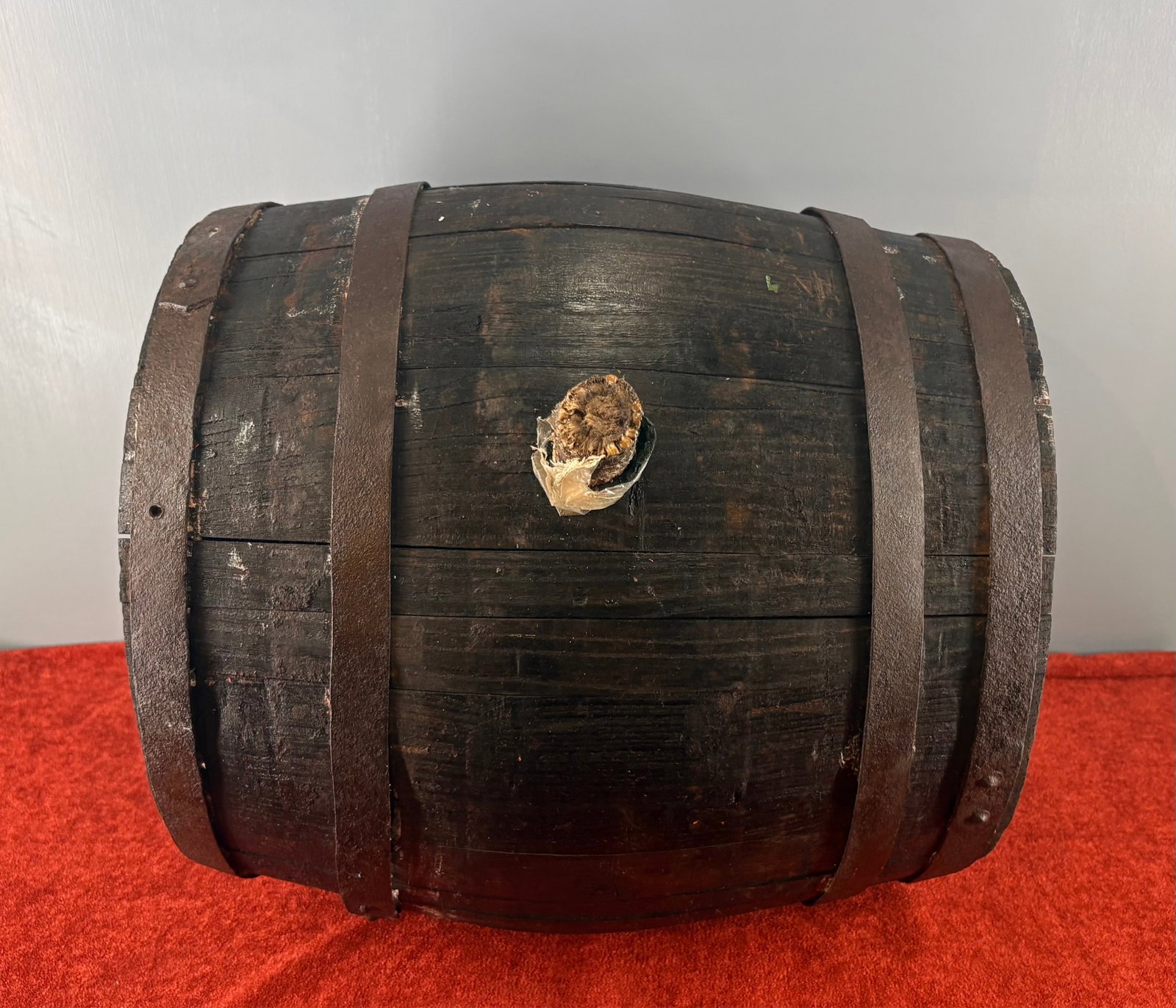 Antique (ca. 1900) Oak Barrel Keg - British: Antique wooden coopered barrel keg, commonly used during the 19th and early 20th centuries for aging, storing, or transporting liquids such as whiskey, beer, wine, or vinegar. Vertical wooden slats bo