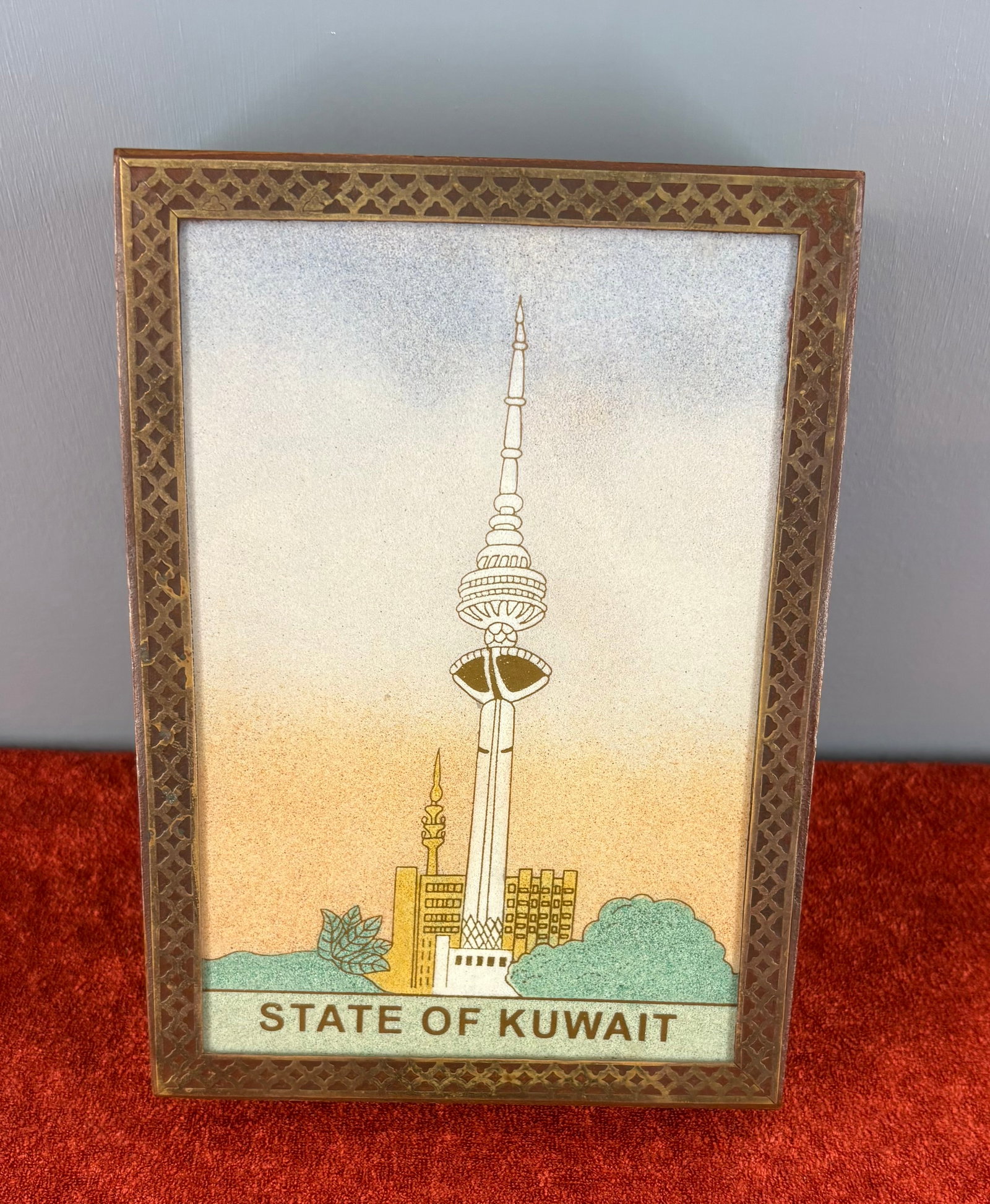 Vtg (1990s) Commemorative (Kuwait) Wooden Souvenir Trinket Box -: Wooden souvenir trinket box featuring an illustrated lid depicting the iconic Kuwait Towers, located in Kuwait City, Kuwait. The top face reads "STATE OF KUWAIT" alongside an illustration of the count
