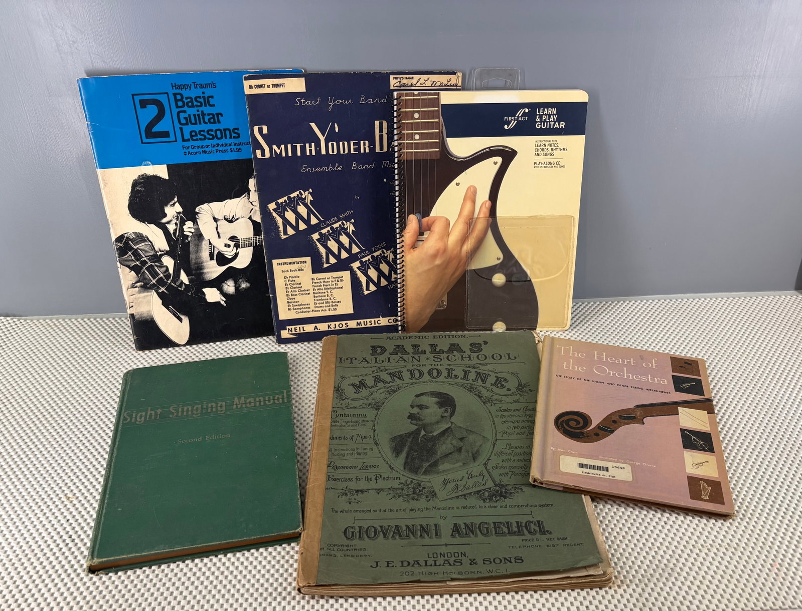 Vtg Grouping of String Instruments Instruction Books, Songbooks, & Manuals (1 of 5)