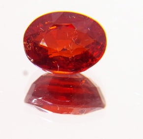 Unset Gemstone, Spessartite Garnet, Oval Cut, 4.02 ct, Bright red color