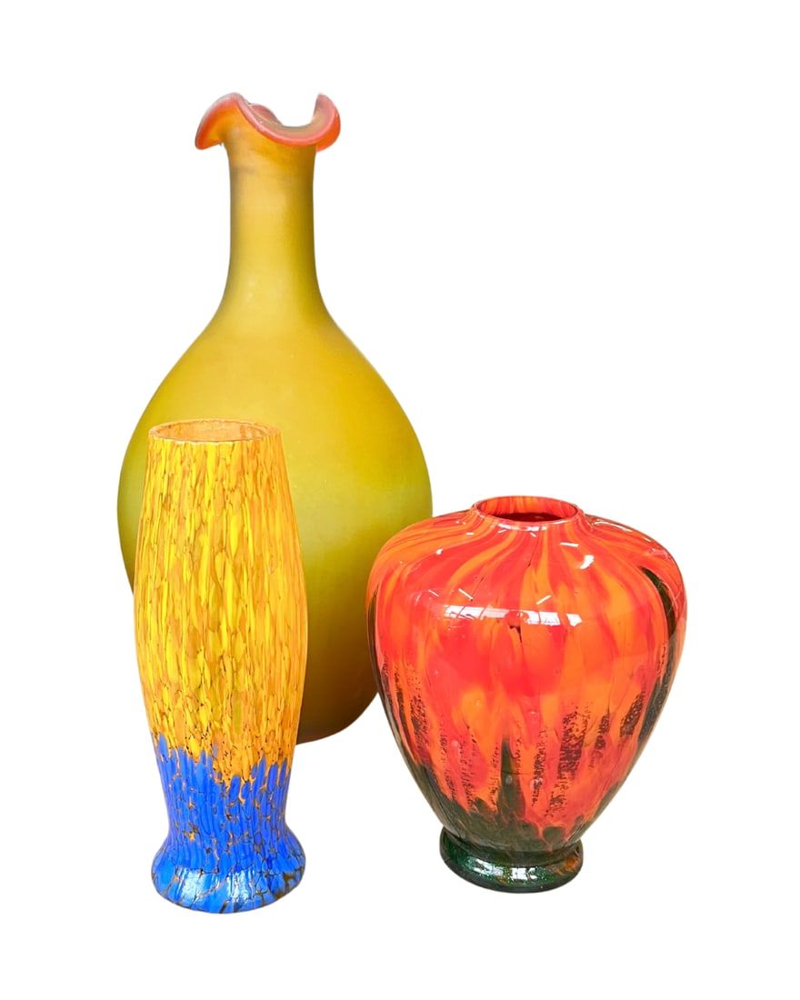 Three Pieces Art Glass Vases (1 of 8)