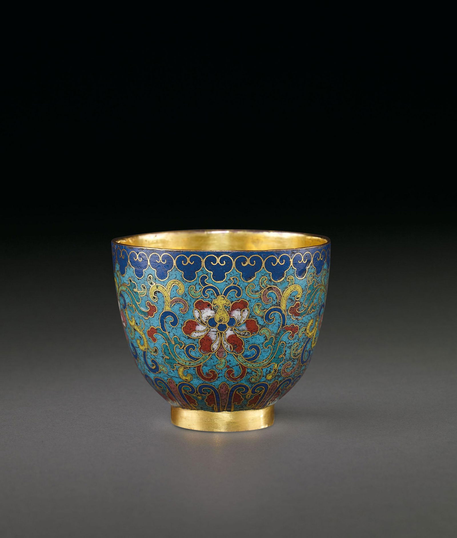 CHINESE HUANGHUALI BRUSH POT: A FINE CLOISONNÉ ENAMEL CUPMARK AND PERIOD OF QIANLONGH7cm D7.7cm