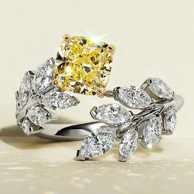 1ct Natural Yellow Diamond 18K Gold Ring: 1ct Natural Yellow Diamond 18K Gold RingEstimate $9,500-$16,00018K gold inlaid with 1ct South African natural yellow diamond, matched with 0.83ct natural diamonds. Gorgeous color, good clarity, shinin