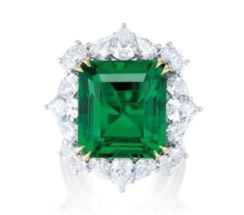4.8ct Natural Emerald Ring in 18K Gold (1 of 1)