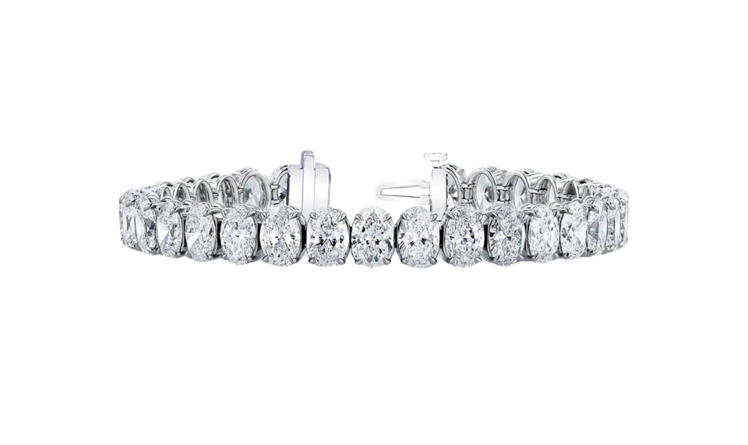 GIA Certified 31 Carat Oval Diamond Bracelet (1 of 1)