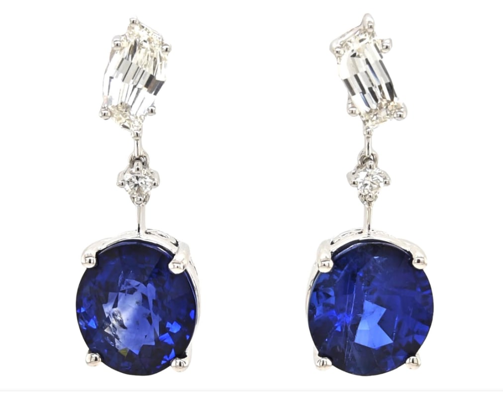 GIA Certified 11.93 Carats Sapphire and White Diamond White Gold Earrings: GIA Certified 11.93 Carats Sapphire and White Diamond White Gold Earrings2 Sapphire Gemstone: 10.65 Carats4 White Diamonds: 1.28 CaratsMetal: 18K White Gold, 5.20 GramsGIA Certificate # 2235058203