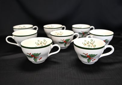 Set of 8 Cutherbertson "Orginal Christmas Tree" Coffee/Tea Cups