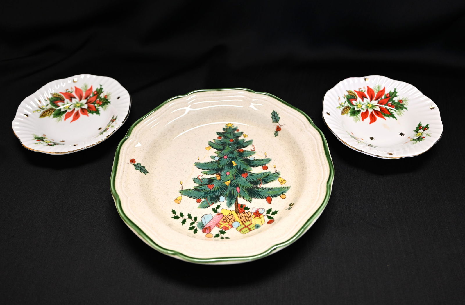 Lot of 3 Vintage Christmas Plates: Mikasa 'Festive Season' & Royalty 'Noel' Dishes: A delightful mixed lot of three (3) vintage plates, perfect for holiday service and decoration. The lot includes: 1 x Mikasa 'Festive Season' (EB 451) Stoneware Serving Plate