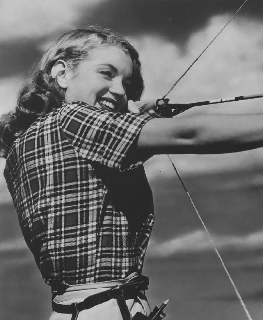 MARILYN MONROE PHOTOGRAPH BY JOSEPH JASGUR: Measures 10 x 8 inches, photo print on glossy paper, mounted to foam board