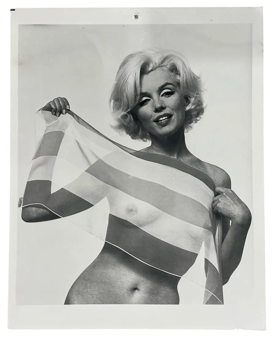 Photo of Marilyn Monroe : Measures 10 x 8 inches, photo print on glossy paper, mounted to foam board