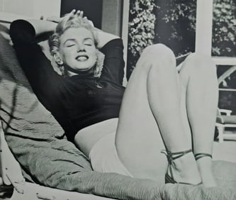 Marilyn Monroe relaxing in the sunshine