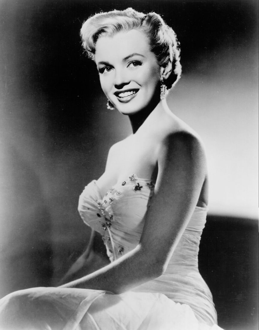 Marilyn Monroe Photo: Measures 8x10 inches, photo print on glossy paper, mounted to foam board