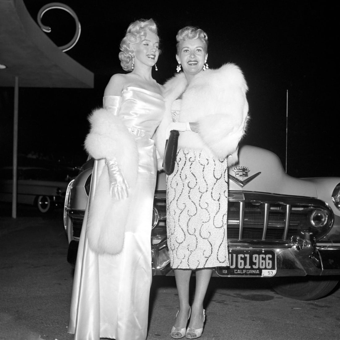 Andre de Dienes Marilyn Monroe Photo: Measures 20 x 20 inches, Photo print