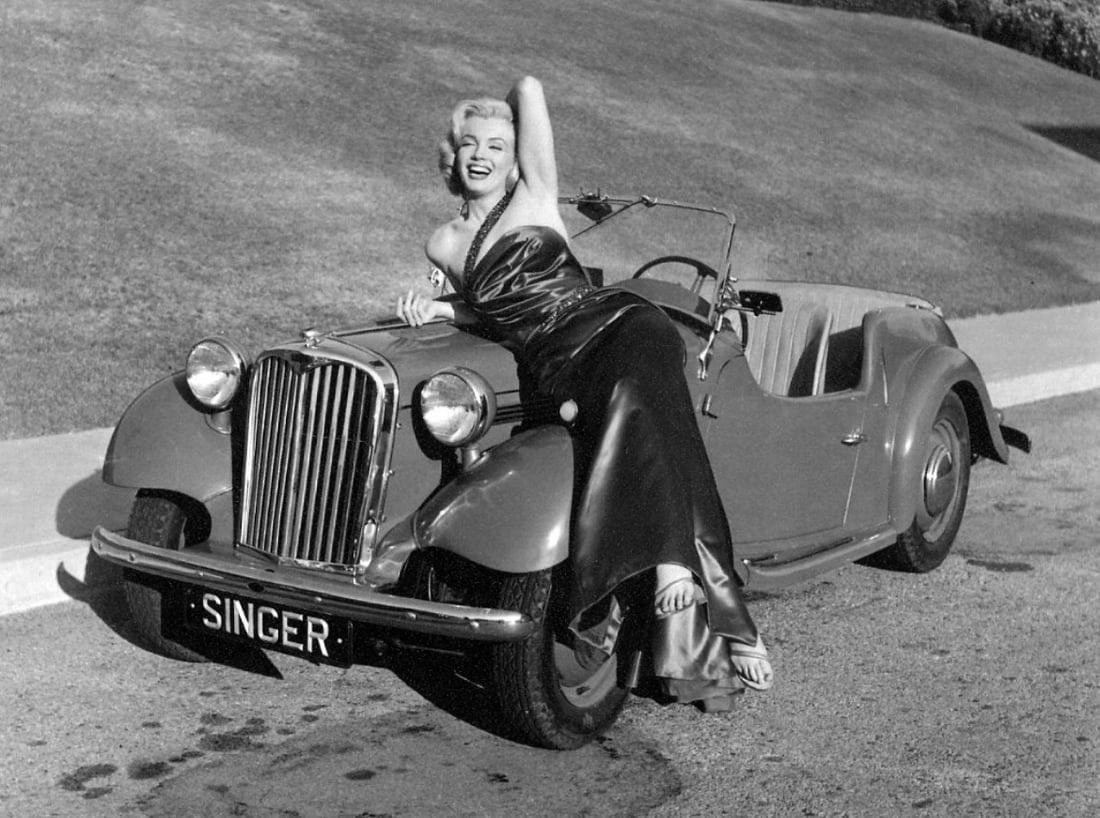 Frank Worth Marilyn Monroe Photo: Measures 24 x 18 inches, Photo print