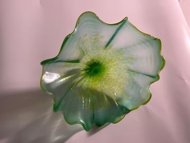 Dale Chihuly style seaform signed