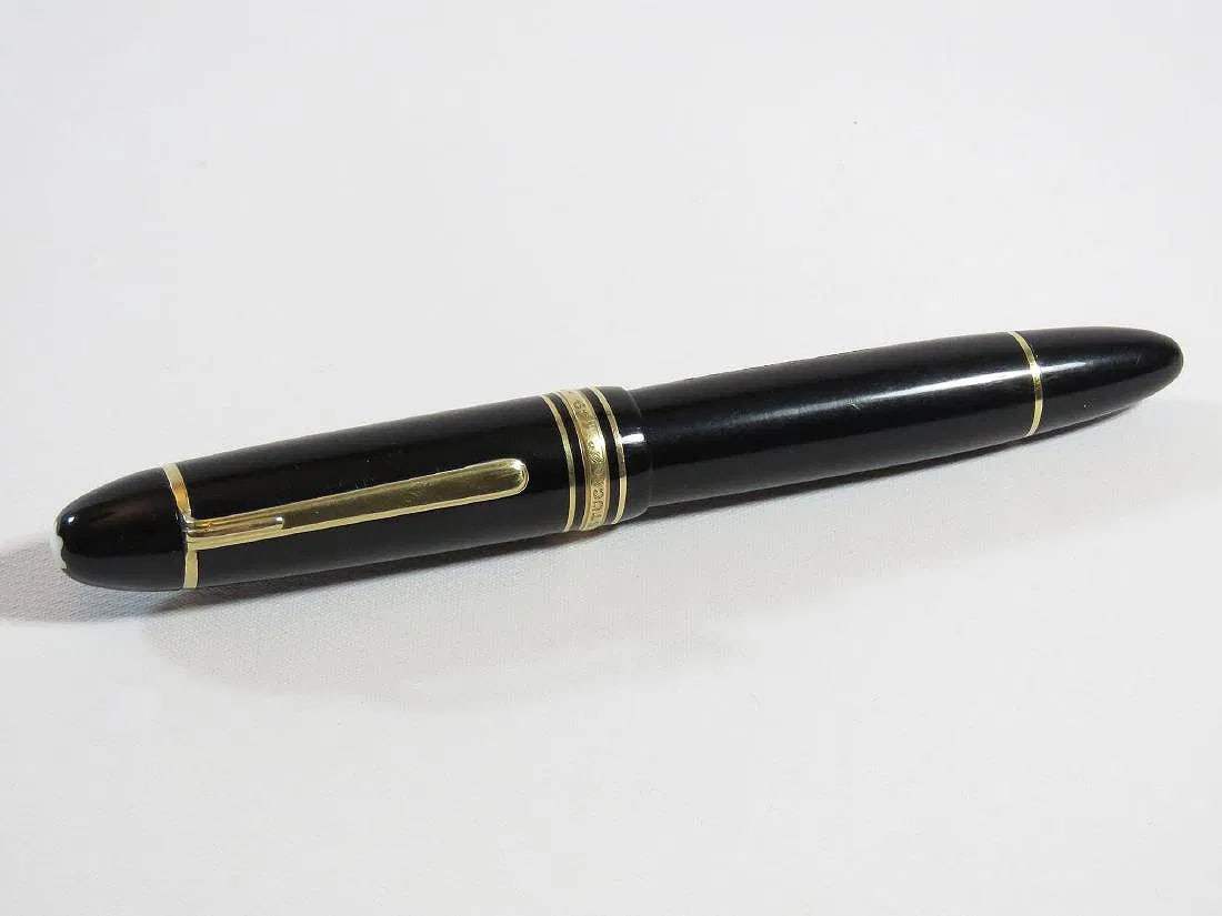 18K MONTBLANC FOUNTAIN PEN MEISTERSTUCK: Circa 1960’s