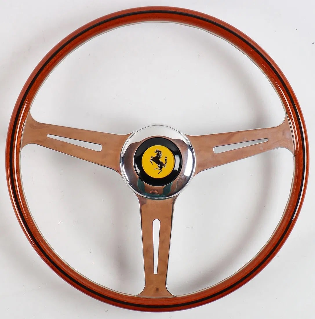 Ferrari vintage Wooden steering wheel for 250 GT: Pininfarina, with horn button, D: 40 cm, mahogany wood