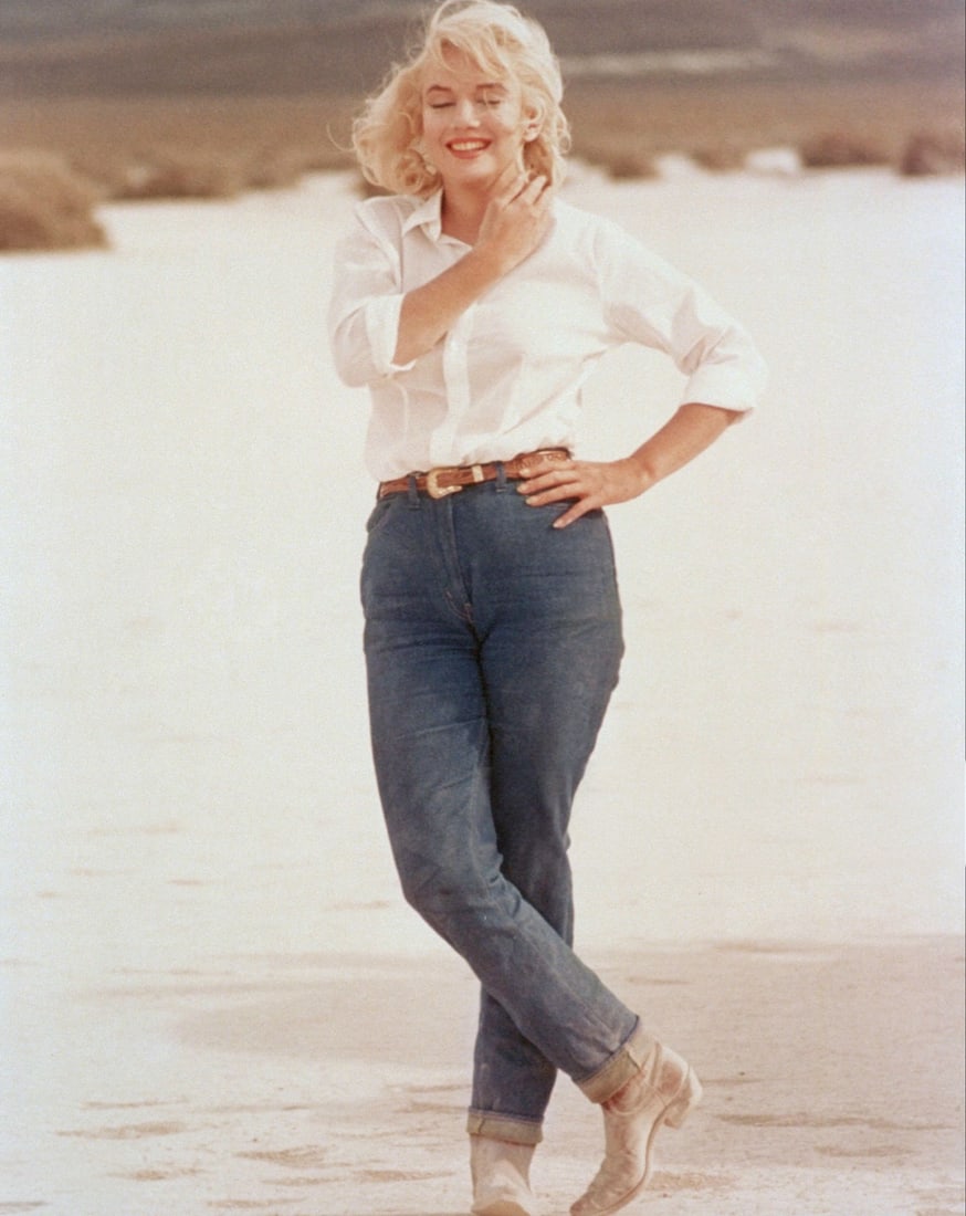 Andre de Dienes Marilyn Monroe Photo : Measures 24 x 18 inches, Photo print , Mounted to archival board