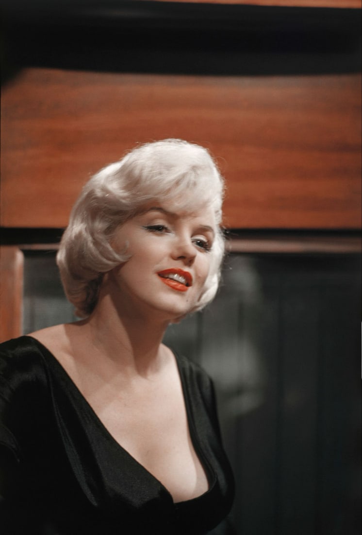 Marilyn Monroe Photo : Measures 8x10 inches, Photo print, Mounted to archival board